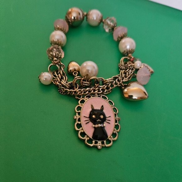 Betsey JOHNSON VICTORIAN COLLECTION KITTY 1/2  STRETCH CHARM BRACELET